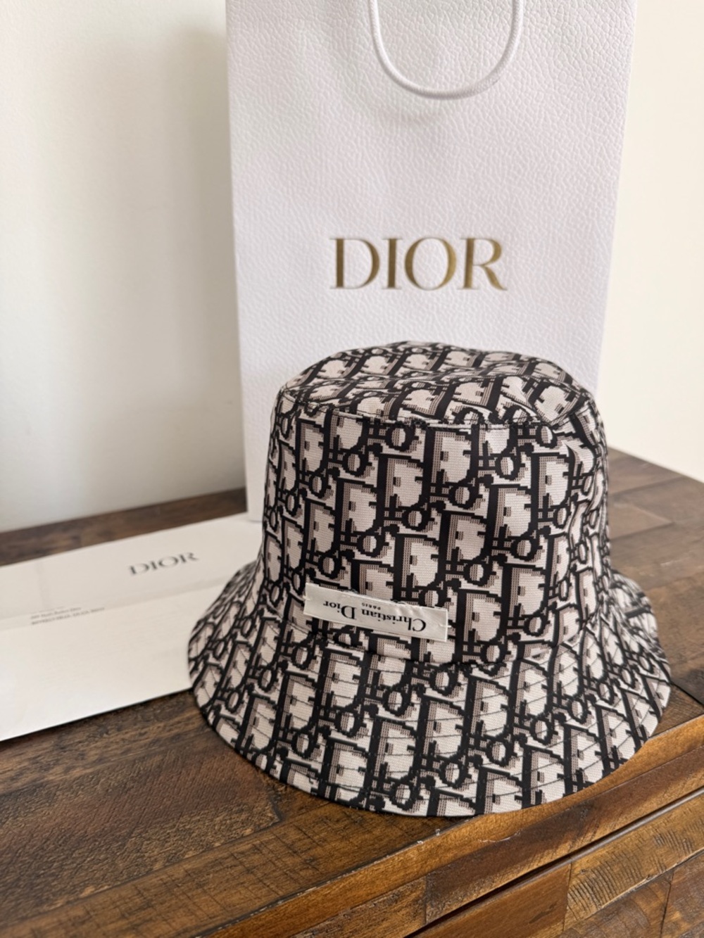 Christian Dior 100% authentic Dior Logo Reversible Oblique Monogram Bucket Hat - Picture 1 of 13